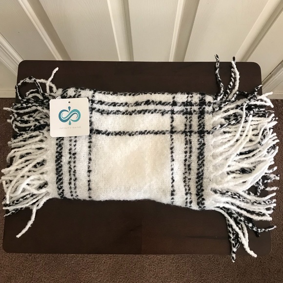 3 Colors! Plaid Fringe Infinity Scarf - Picture 5 of 7